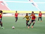 sriwijaya-fc-latihan_20180619_114643.jpg