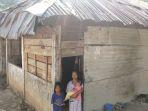 tak-memiliki-rumah-tempati-bangunan-kios-pasar.jpg