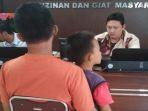 tak-terima-anaknya-dipukuli-tetangga-membuat-rian-melapor.jpg
