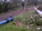 tiang-listrik-roboh-diterjang-puting-beliung_20160125_182051.jpg