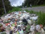 tumpukan-sampah-di-jalinteng-sumatera_20161004_153302.jpg