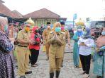 wakil-walikota-palembang-fitri-agustinda-seusai-mengunjungi-kelurahan-36-ilir-palembang.jpg