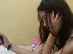 wanita-bercermin-di-kamera-selfie_20160429_140439.jpg