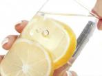 wanita-cantik-minum-lemon_20160326_135544.jpg