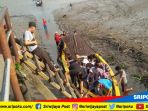 warga-gunakan-perahu-ketek-mengunjungi-pulau-kemaro_20180618_145520.jpg