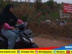 ya-allah-cabutlah-nyawa-orang-yang-buang-sampah-di-jalan-ini_20180910_170409.jpg