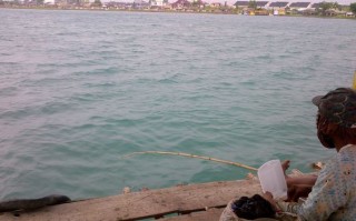 Satu Jam Dapat 50 Ekor Ikan - mancing.jpg