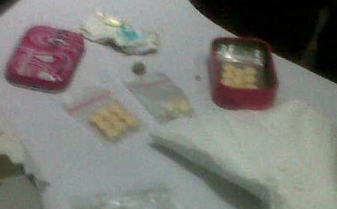 BNN dan Pol PP Amankan 1 Unit Mobil Dinas dan 34 Pil Setan - 20131206andi3-razia-0342.jpg