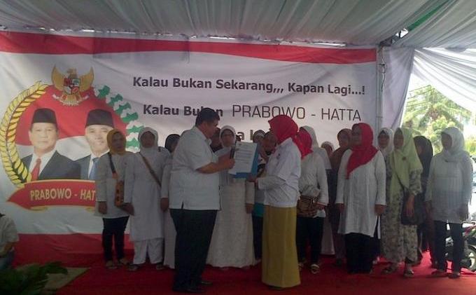 Pak Prabowo dan Pak Hatta Ini Sudah Kelasnya Dunia - merah.jpg