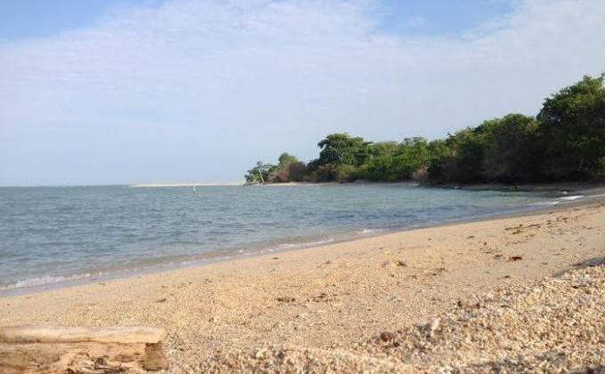 Siapa Bilang Sumsel Tak Punya Pantai. Ini Buktinya! - pantai4.jpg