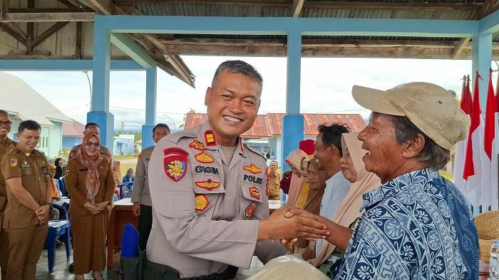 Polres Parigi Moutong Salurkan 400 Paket Beras untuk Warga Pesisir