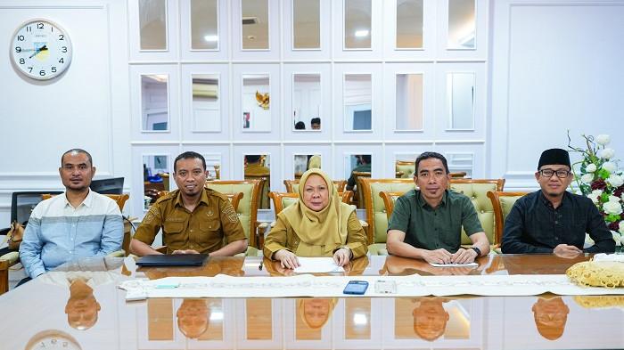Pemerintah Provinsi Sulawesi Tengah memastikan honor tenaga honorer di lingkungan Pemprov Sulteng tetap akan dibayarkan di tengah isu mandeknya pembayaran gaji yang beredar di media sosial.