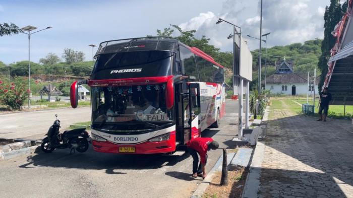 Puncak arus mudik Lebaran di Terminal Tipe A Mamboro, Kota Palu, terjadi pada Selasa (17/3/2026).