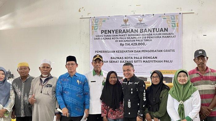 219 Penerima Manfaat di Kecamatan Palu Timur Terima Bantuan Paket Sembako dan Uang Tunai