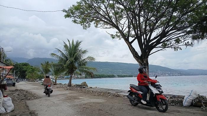Gelombang Pasang Terjang Pesisir Jole Banggai