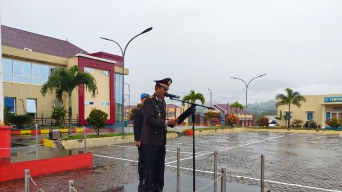 HUT ke-80 RI, Polres Morowali Kukuhkan Semangat Kebangsaan Lewat Upacara Bendera