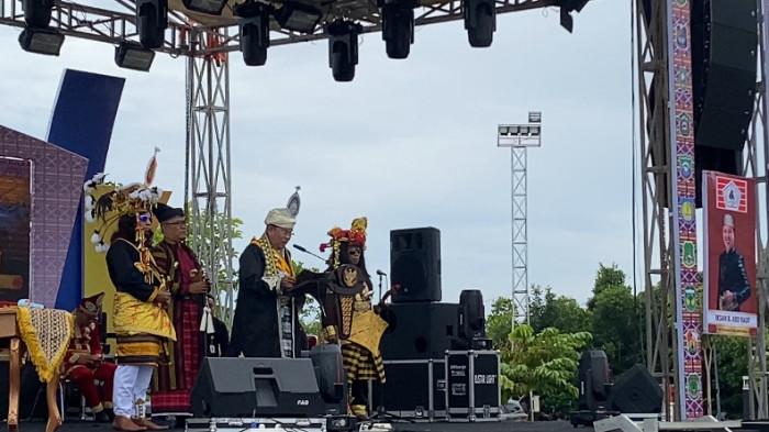 Sultan Buton ke 41, H. La Ode Muhammad Sjamsul Qamar.