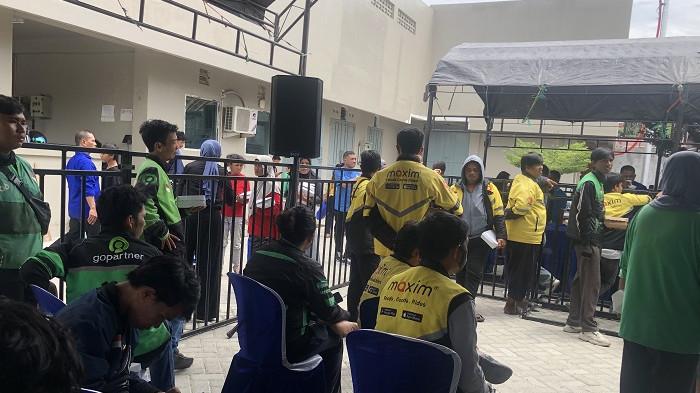 Konsolidasi PAN di Palu Dirangkaikan Pembagian Sembako untuk Warga