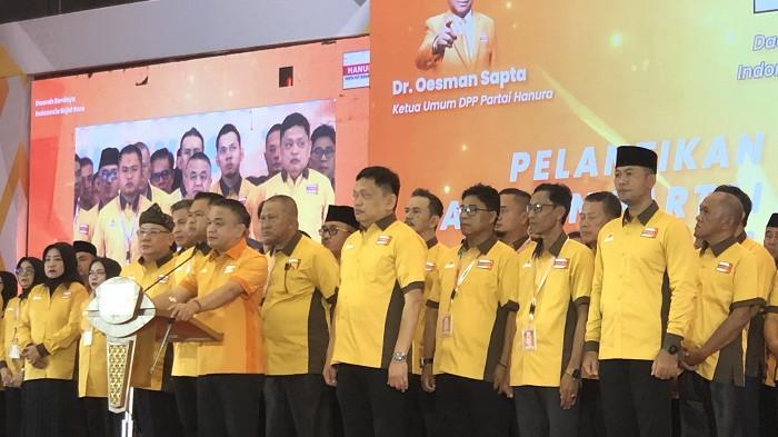 PELANTIKAN HANURA SULTENG – Wakil Ketua Umum DPP Hanura Patrice Rio Capella melantik Hadianto Rasyid sebagai Ketua DPD Partai Hanura Sulawesi Tengah bersama jajaran pengurus DPC se-Sulteng periode 2024-2029 di Swiss-Belhotel Palu, Kamis (29/1/2026).