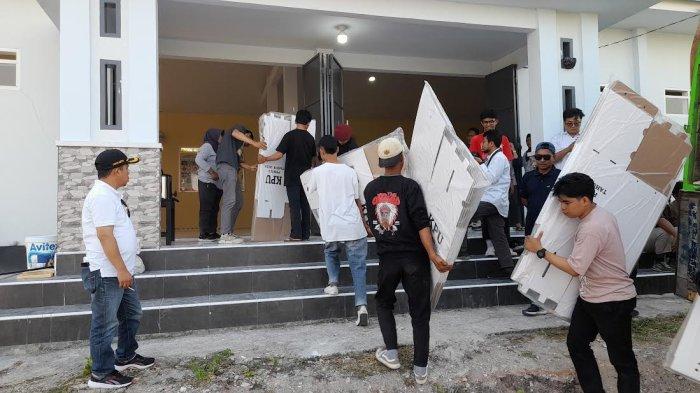 Kotak dan Bilik Suara Tiba di Banggai, KPU Persiapkan Asrama Haji Jadi Gudang