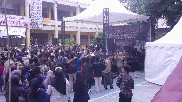 Gelar Mimbar Demokrasi di Kota Palu, Mahasiswa Lintaskampus Gaungkan Tolak Politik Dinasti