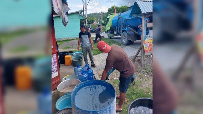 Air Tak Mengalir ke Rumah Warga, PDAM Banggai Suplai Air Bersih Pakai Mobil Tangki