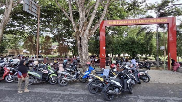 Pasar Murah, Taman Hasan Bahasuan Parigi Dipadati Emak-emak