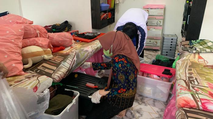Penggeledahan blok hunian di LPP Kelas III Palu, Jumat (27/2/2026).