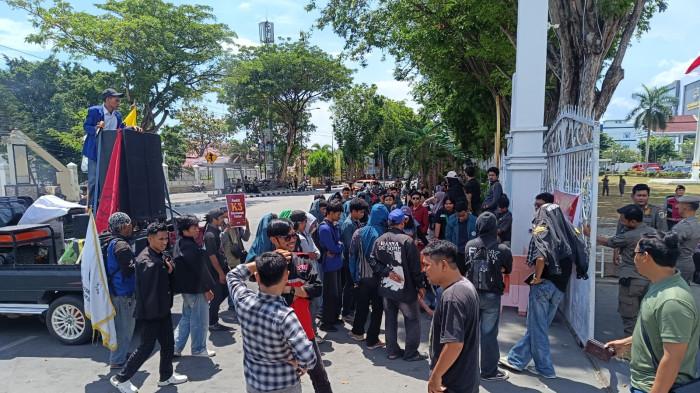 Ratusan Massa Aksi Demo Jilid II