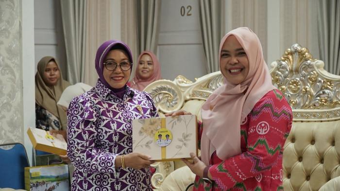 Siti Halwiah Dorong Kolaborasi Dekranasda Sigi-Wajo dalam Pemberdayaan Perajin
