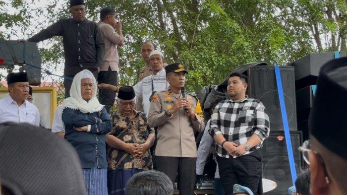 Terima Aspirasi Massa Gerakan Aksi Bela Guru Tua, Wakapolda Sulteng Garansi Proses Hukum Bergulir