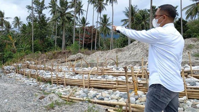 Tinjau Bronjong dari Bambu di Dolo Selatan, Wabup Sigi: Bisa Menjadi Percontohan Desa Lainnya