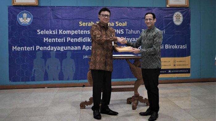 Kemendikbud dan Kementerian PANRB menggelar acara serah terima soal SKD CPNS 2019. 