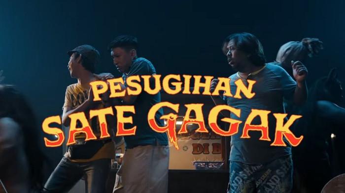 TAYANG 13 November! Ini Sinopsis Film Pesugihan Sate Gagak, Kisah Tiga Sahabat Terjebak Janji Gaib