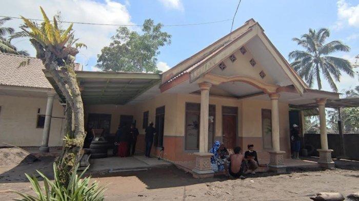 Pengakuan Pemilik Rumah yang Tetap Kokoh Pasca Erupsi Gunung Semeru, Pak Roh : Banyak Sedekah