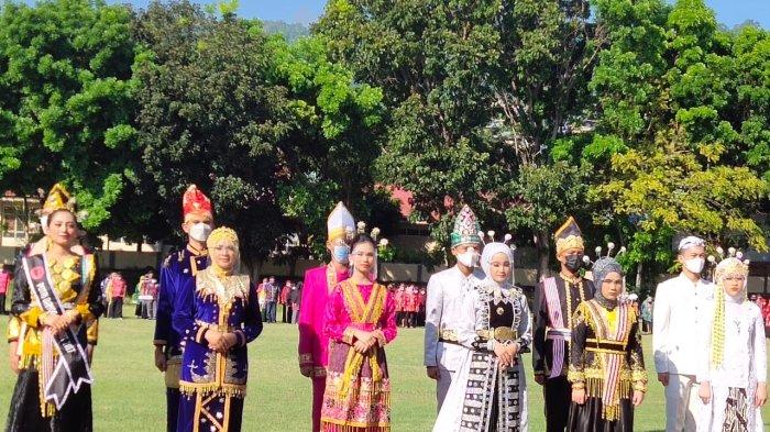 Parade Baju Adat Nusantara Buka Upacara Hari Sumpah Pemuda di Banggai