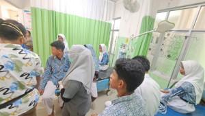 251-Pelajar-Keracunan-MBG-di-Banggai-Kepulauan-78-Orang-Masih-Dirawat.jpg