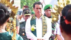Amran-Sulaiman-saat-melakukan-kunjungan-kerja-ke-Konawe-Utara.jpg