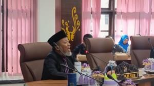 Anggota-DPRD-Kota-Palu-Nurhalis-Nur-menyoroti-soal-kasus-siswa-yang-mengalami-keracunan.jpg