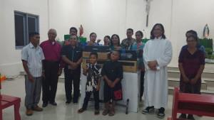 Anggota-DPRD-Morut-Esrom-Soromi-Salurkan-Bantuan-Alat-Musik-untuk-Dua-Gereja-Katolik.jpg