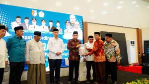 Bupati-Sigi-Hadiri-Rakorda-Alkhairat-Tegaskan-Pentingnya-Kolaborasi-Perkuat-Pendidikan-dan-Dakwah.jpg