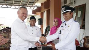 Bupati-Sigi-Rizal-Intjenae-Tekankan-Kepemimpinan-Bersih-saat-Lantik-Kades-Porame-PAW.jpg