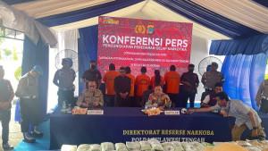 Gagalkan-Peredaran-Narkoba-60kg-dari-Malaysia-Ditresnarkoba-Polda-Sulteng-Ciduk-Lima-Kurir.jpg