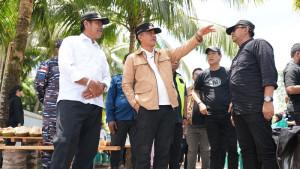 Gubernur-Sulawesi-Tengah-Anwar-Hafid-didampingi-Ketua-TP-PKK-Sulteng-Sry-Nirwanti.jpg