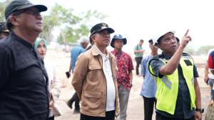Gubernur-Sulteng-Tinjau-Proyek-Kampung-Nelayan-Merah-Putih-di-Tolitoli-Target-Rampung-Desember-2025.jpg