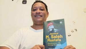 Jenderal-M-Saleh-Mustafa-Membunyikan-Tifa-Menjaga-Nusantara.jpg