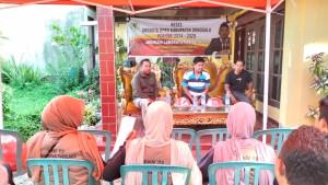 Jinurain-Lamakatutu-Serap-Aspirasi-Warga-Soal-Air-Bersih-hingga-Sarana-Olahraga-di-Toaya-Vunta.jpg