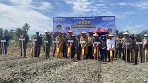 Kejati-Sulteng-dan-Pemkab-Sigi-Tanam-Jagung-Lewat-Program-Jaksa-Mandiri-Pangan.jpg