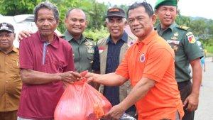 Korem-Morowali-Salurkan-Bantuan-di-Wosu.jpg