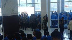 Mahasiswa-Untad-masuk-auditorium.jpg